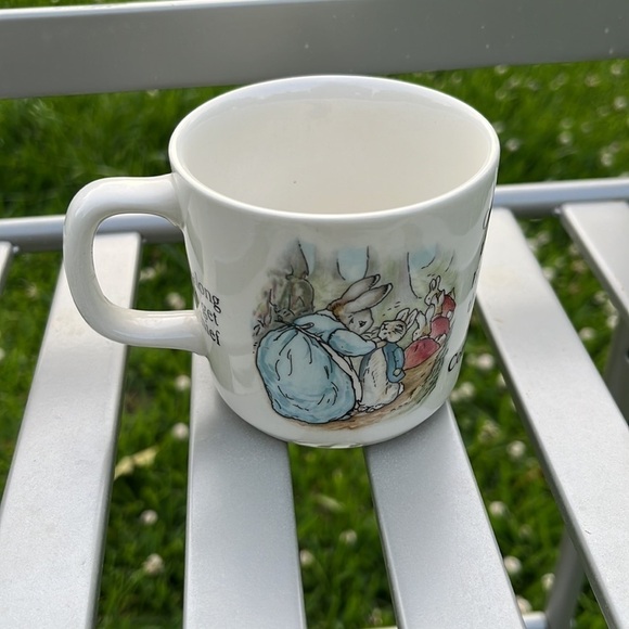 Wedgwood Peter Rabbit plate set - Picture 5 of 11